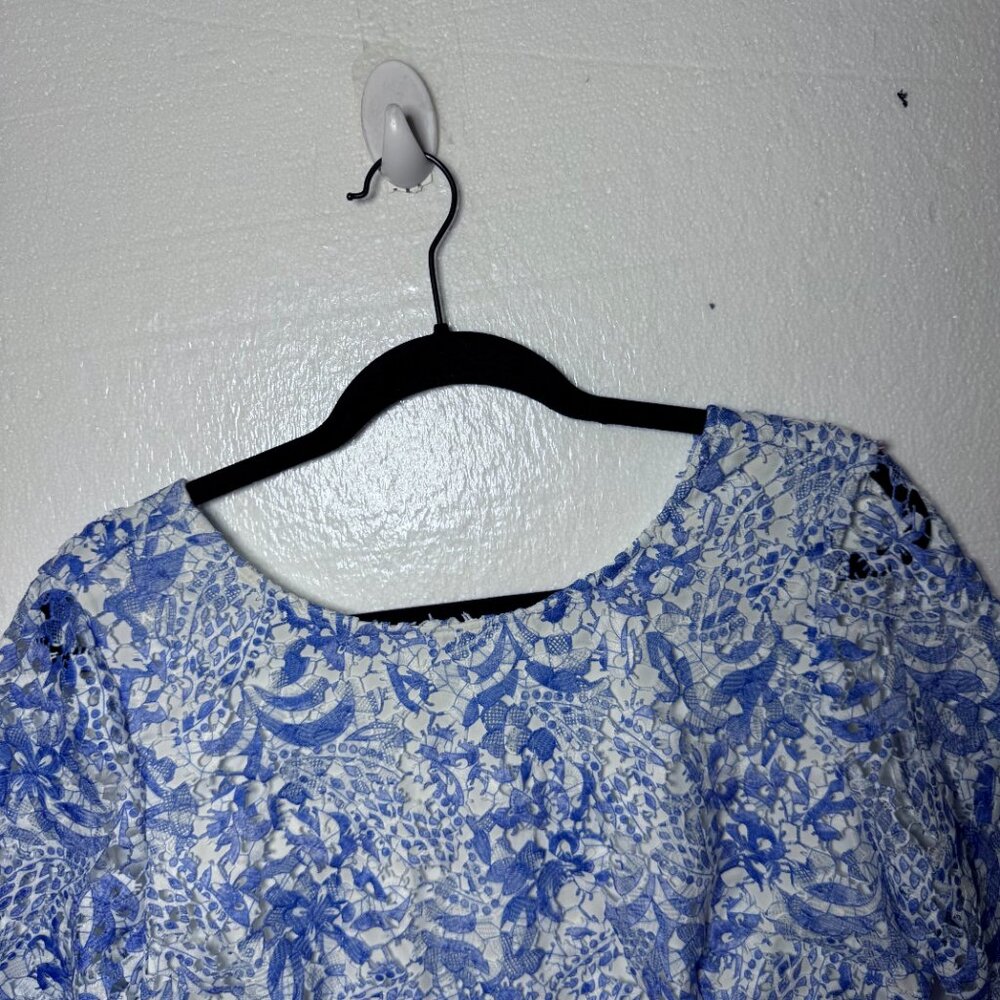 Antonio Melani Womens Size 8 Blue White Lace Floral Sheath Dress Scalloped Hem - Picture 4 of 12